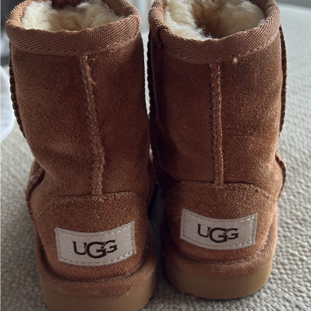 Toddler UGGS - Picture 3 of 6